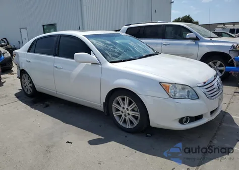 2010 Toyota Avalon Xl z USA, uszkodzony, nr VIN 4T1BK3DB2AU359260